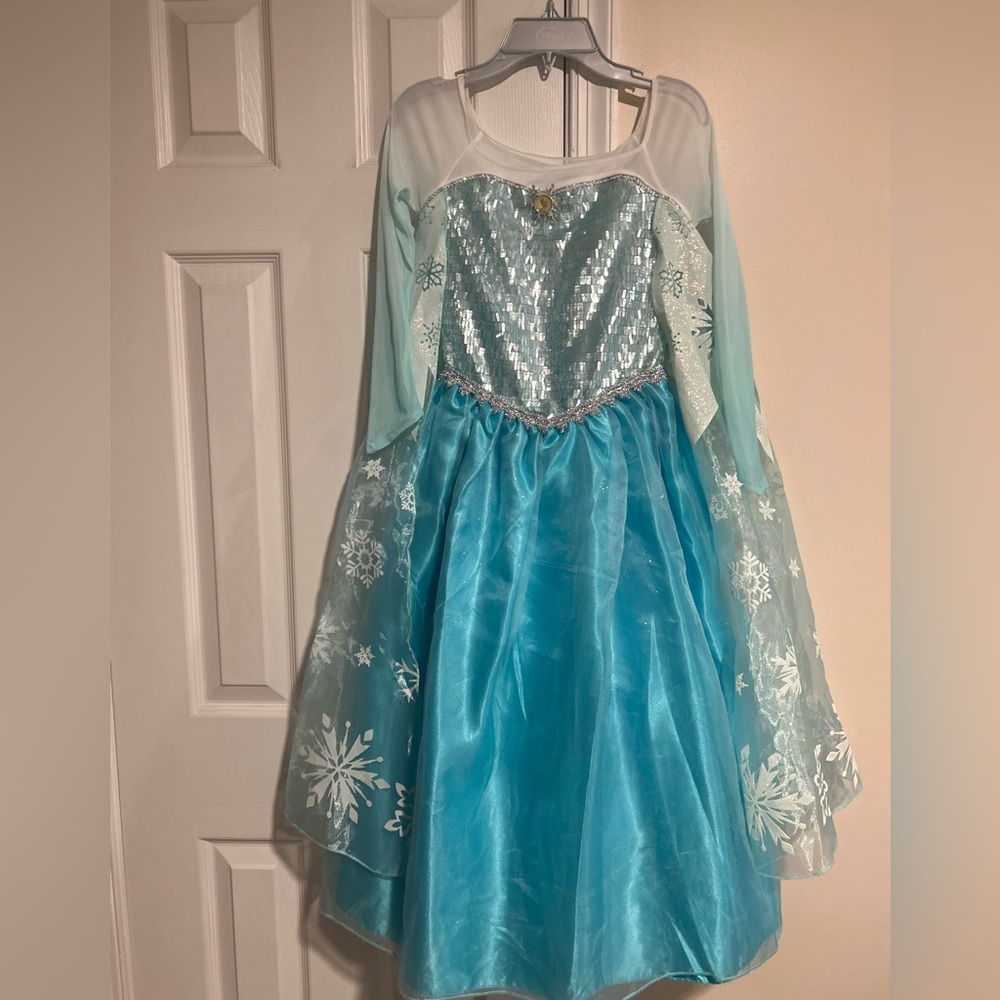 Disney NWT Princess Elsa Costume - Aqua and White size 9/10